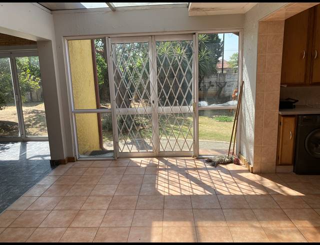 3 BEDROOM FREEHOLD FOR SALE IN PRIMROSE